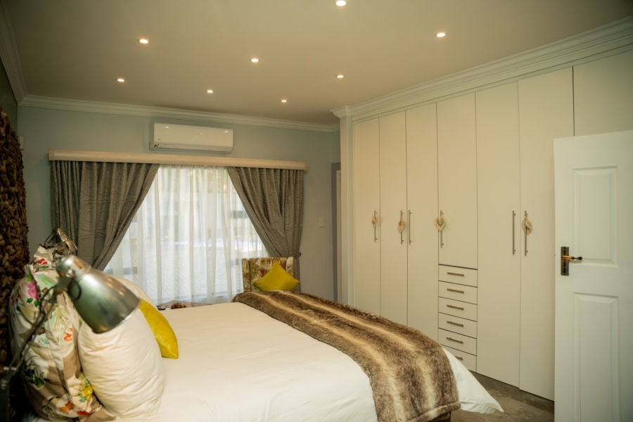 6 Bedroom Property for Sale in Wilkoppies North West